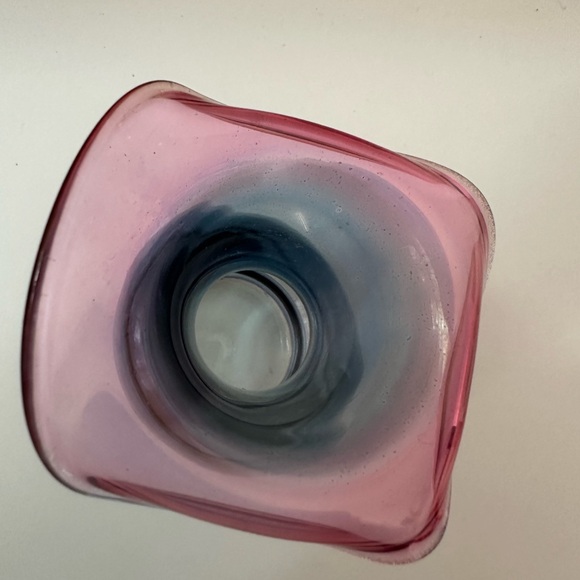Dunbar Flint 2 Tone Ombre Ruffle Edge Handblown Glass Bud Vase Mini 3" Blue Pink - Picture 8 of 9